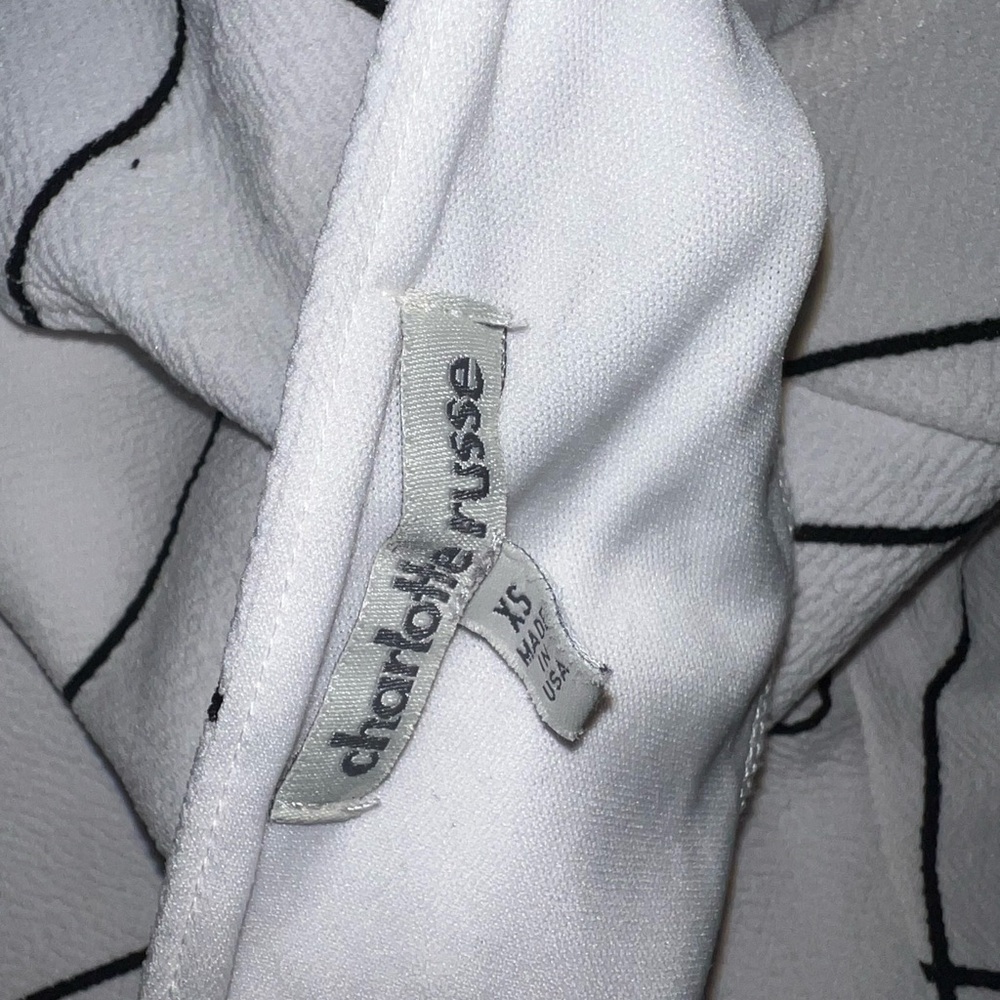 Suit - Picture 3 of 6